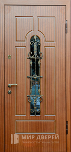 Входная дверь с ковкой и стеклом №19 - фото вид снаружи